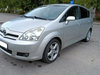 Używany Toyota Corolla Verso 129 KM (94 kW) 2007 Srebrny Minivan