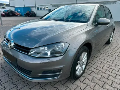 Gebraucht VW Golf VII LOUNGE 110 PS (80 kW) 2015 Grau Kleinwagen