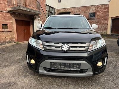 Usado Suzuki Vitara Comfort 120 HP (88 kW) 2016 Preto SUV