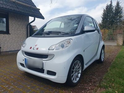 gebraucht Smart ForTwo Coupé 1.0 52kW white-Marienkäfer-Edition