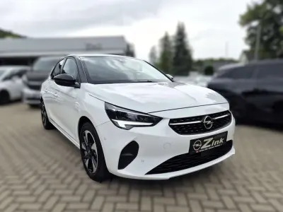 Gebraucht Opel Corsa-e Elegance 100 kW (136 PS) 2022 Jade weiss/arktis weiss Kleinwagen