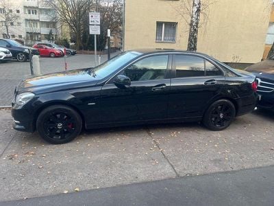 Gebraucht Mercedes 220 170 PS (125 kW) 2011 Schwarz Limousine