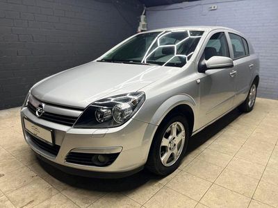 Gebraucht Opel Astra Edition 105 PS (77 kW) 2005 Silber Kleinwagen