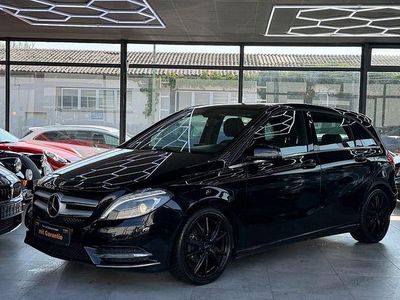 Gebraucht Mercedes B180 122 PS (89 kW) 2013 Schwarz Van / Kleinbus