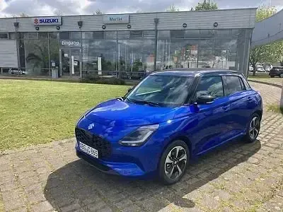 Usata Suzuki Swift Comfort+ 83 CV (61 kW) 2024 Blu Utilitaria