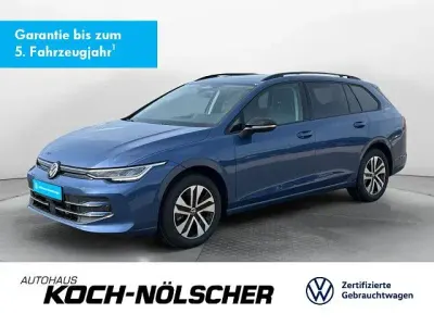 Gebraucht VW Golf VIII 150 PS (110 kW) 2025 Anemonenblau metallic Kombi