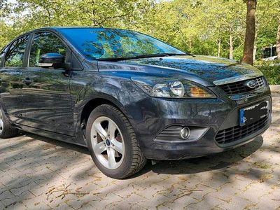 Gebraucht Ford Focus 101 PS (74 kW) 2010 Blau Kombi