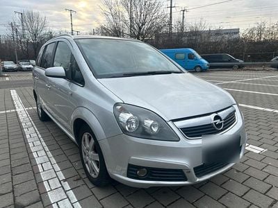 Grau Gebraucht 2007 Opel Zafira Van / Kleinbus | 1.500 € (Guter Preis)