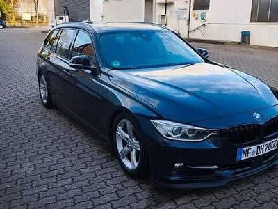 Gebraucht BMW 330 Comfort Edition 258 PS (189 kW) 2013 Blau Kombi