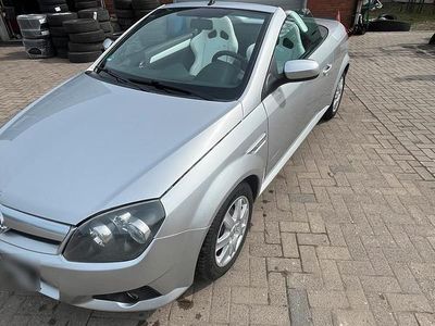 Gebraucht Opel Tigra 90 PS (66 kW) 2005 Silber Cabrio
