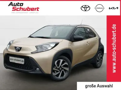 Gebraucht Toyota Aygo X Basis 72 PS (52 kW) 2025 Beige SUV
