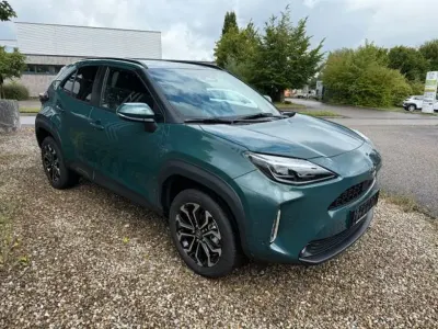 Gebraucht Toyota Yaris Hybrid Team 131 PS (96 kW) 2025 6x7 ever rest green (metallic) SUV