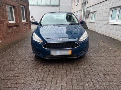 Gebraucht Ford Focus 125 PS (91 kW) 2017 Blau Kombi