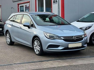 Używany Opel Astra 110 KM (80 kW) 2019 Niebieski Sedan/Limuzyna