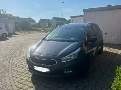 Gebraucht Kia Ceed Sportswagon Edition 7 128 PS (94 kW) 2014 Grau Kombi