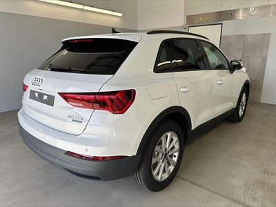 Gebraucht Audi Q3 200 PS (147 kW) 2024 [2y2y] gletscherweiß me... SUV
