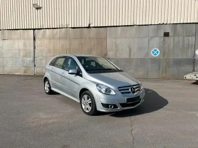 Gebraucht Mercedes B170 116 PS (85 kW) 2009 Silber Van / Kleinbus