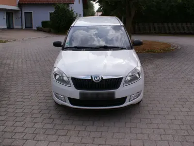Gebraucht Skoda Roomster 90 PS (66 kW) 2012 Weiß Van / Kleinbus
