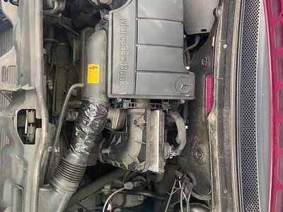 Usado Mercedes A140 Elegance 82 HP (60 kW) 1998 Roxo Monovolume