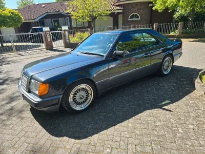 Gebraucht Mercedes 300 179 PS (131 kW) 1991 Schwarz Coupé