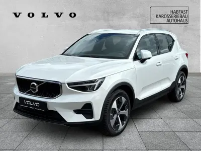 Neu Volvo XC40 Core 163 PS (119 kW) 2026 Weiß SUV
