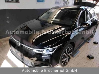 Gebraucht VW Golf VIII Style 131 PS (96 kW) 2022 Deep black perleffekt (metallic) Limousine