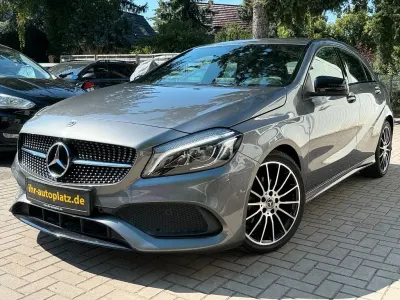 Gebraucht Mercedes A180 AMG line 122 PS (89 kW) 2018 Grau Limousine