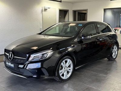 Gebraucht Mercedes A180 Urban 122 PS (89 kW) 2016 Schwarz Limousine