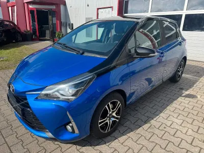Używany Toyota Yaris Style 111 KM (81 kW) 2019 Niebieski Hatchback