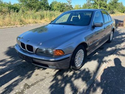 BMW 523