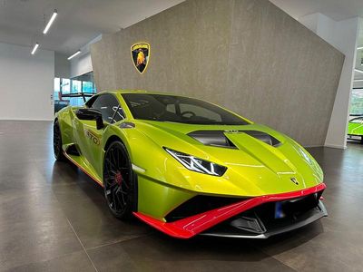 Gebraucht Lamborghini Huracán 640 PS (470 kW) 2025 Grün Coupé