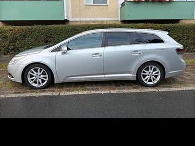 Gebraucht Toyota Avensis 150 PS (110 kW) 2010 Silber Kombi
