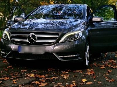 Gebraucht Mercedes B180 110 PS (80 kW) 2012 Van / Kleinbus