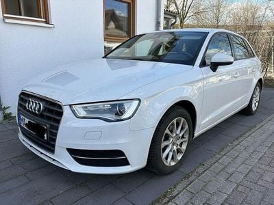 Gebraucht Audi A3 110 PS (80 kW) 2015 Weiß Kleinwagen