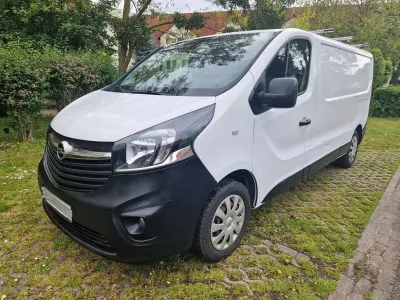 Używany Opel Vivaro 120 KM (88 kW) 2015 Biały Minivan