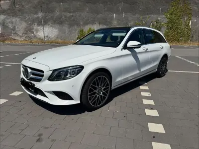 Gebraucht Mercedes C300 245 PS (180 kW) 2019 Weiß Limousine