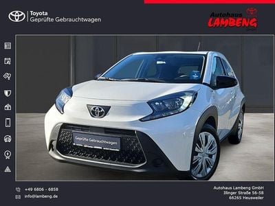 Schneeweiß Gebraucht 2023 Toyota Aygo X X-play SUV | 15.990 € (Fairer Preis)