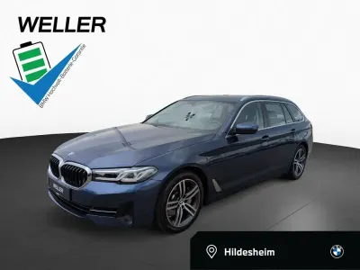 Gebraucht BMW 530e Comfort Edition 292 PS (214 kW) 2021 Phytonicblau (blau) Kombi