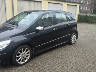 Gebraucht Mercedes B200 Edition 140 PS (102 kW) 2007 Schwarz Van / Kleinbus