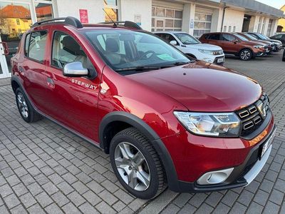 Gebraucht Dacia Sandero Prestige 90 PS (66 kW) 2019 Rot Limousine