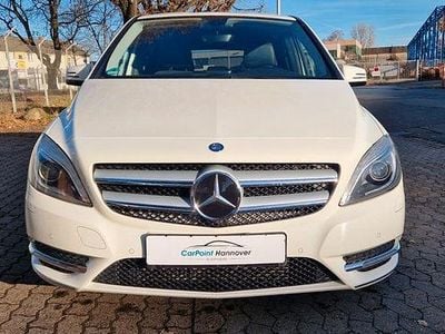Weiß Gebraucht 2013 Mercedes B200 Sport Van / Kleinbus | 7.500 € (Guter Preis)