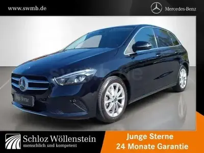 Używany Mercedes B200 Progressive 163 KM (119 kW) 2021 Czarny Minivan