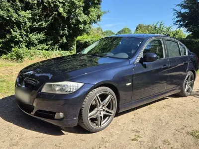 Gebraucht BMW 320 Sport Line 170 PS (125 kW) 2009 Blau Limousine