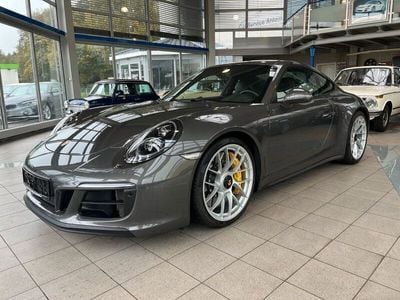Porsche 911 Carrera 4 GTS