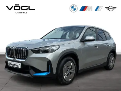 Gebraucht BMW iX1 Performance 230 kW (313 PS) 2023 Spacesilber SUV