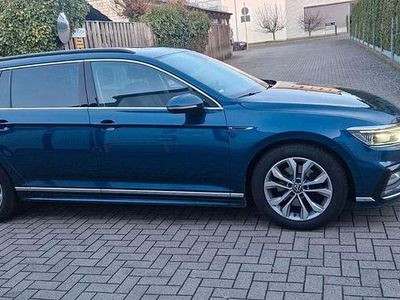 Gebraucht VW Passat R-line 200 PS (147 kW) 2022 Blau Kombi