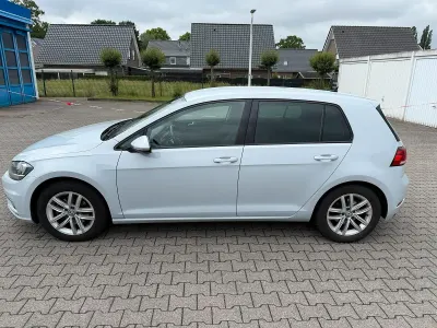 Gebraucht VW Golf VII Comfortline 150 PS (110 kW) 2017 Weiß Kleinwagen