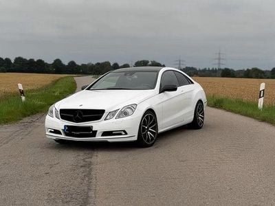 Usata Mercedes E350 292 CV (214 kW) 2010 Bianco Coupé