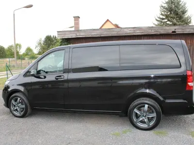 Gebraucht Mercedes V220 163 PS (119 kW) 2018 Schwarz Van / Kleinbus