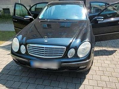 Mercedes E200